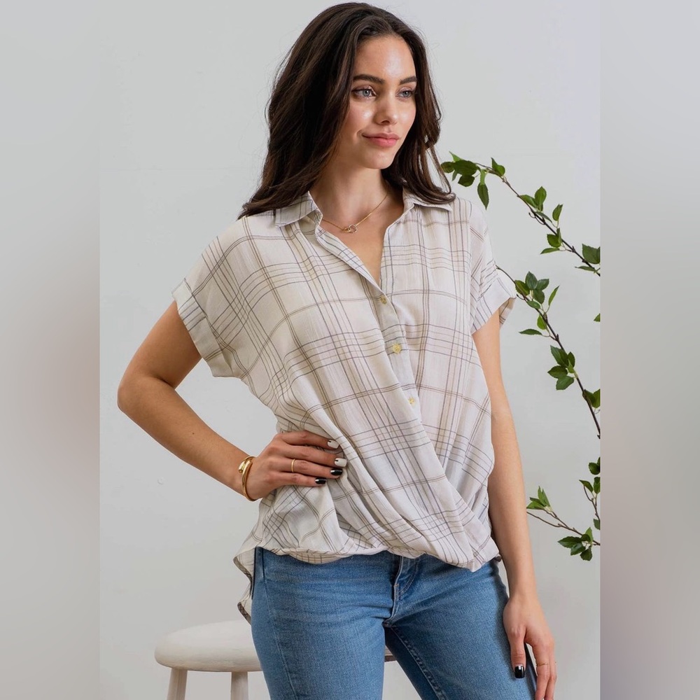 Plaid short sleeve top